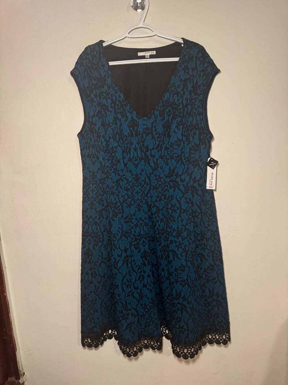 Studio One New York Sleeveless Damask Lace Hem Dress Size 18W